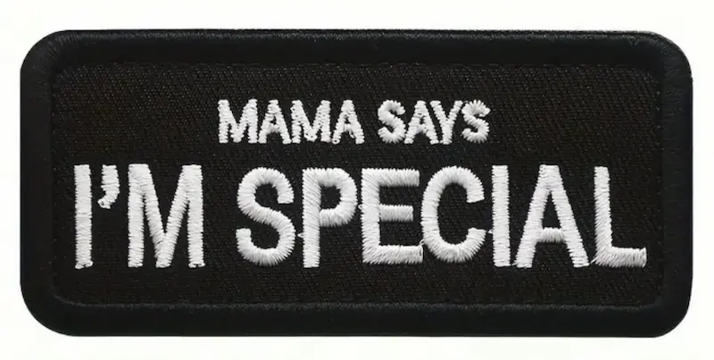 Patch – Mama Says I’m Special – Humoristisch – Zwart/Wit – Velcro 9x4 cm