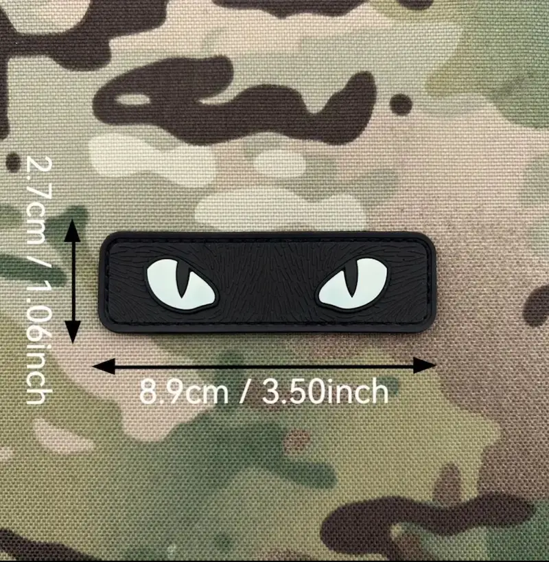 Patch – Cat Eyes Glow – PVC – Glow in the Dark – 9 x 3 cm – Velcro Klittenband – Zwart - Afbeelding 3