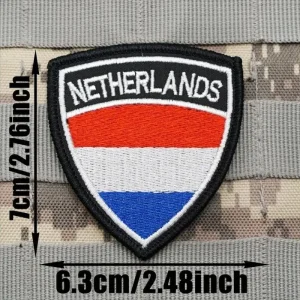 Geborduurde Nederland patch embleem in schildvorm – rood wit blauw met klittenband – 7x6,3 cm