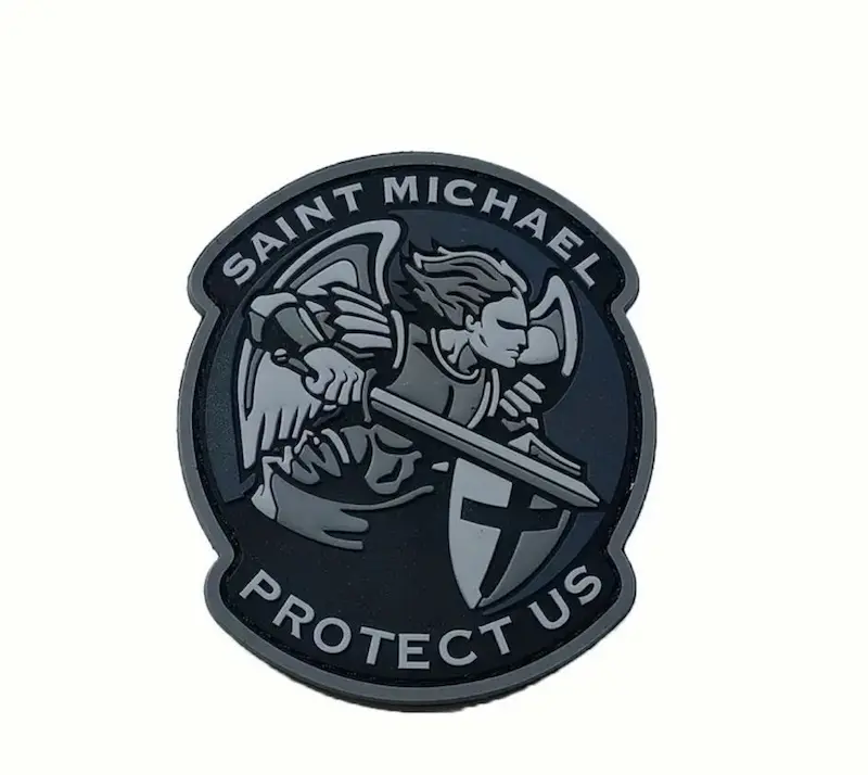PVC patch Saint Michael Protect Us – zwart grijs – 7x8,5 cm – met klittenband